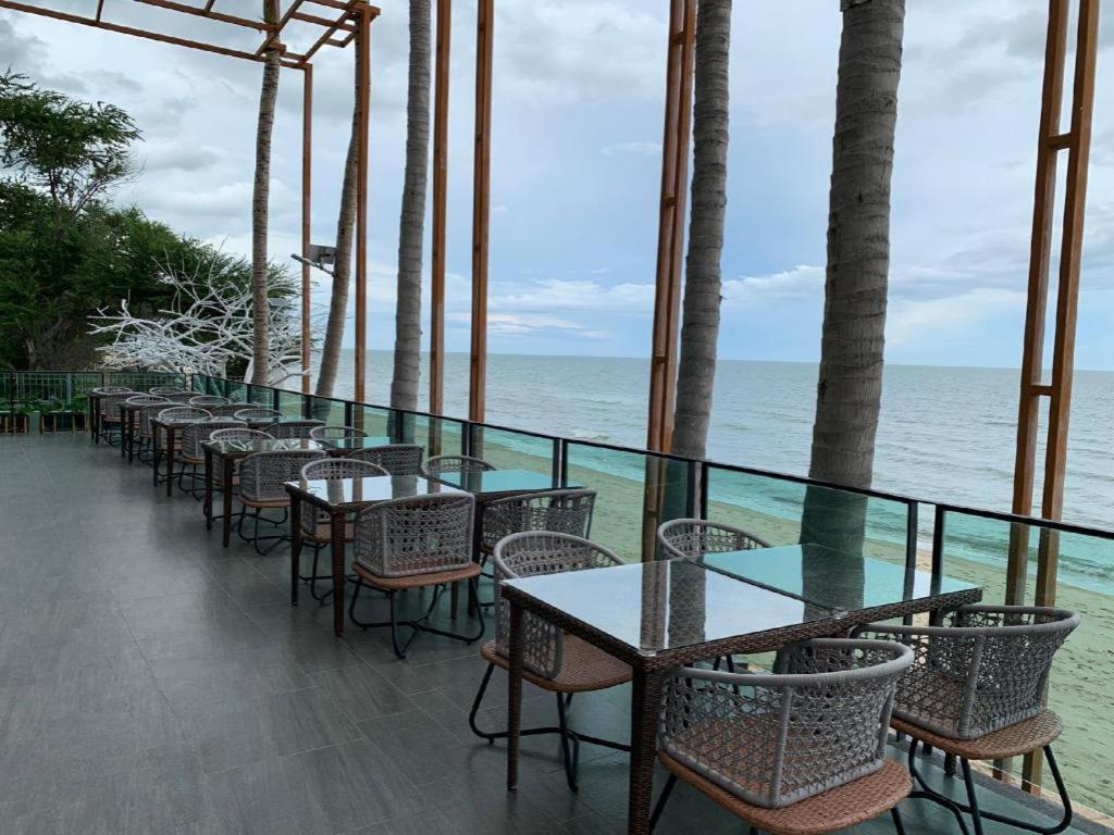 Eco Cozy Beachfront Resort Chaam Hua Hin Exterior photo