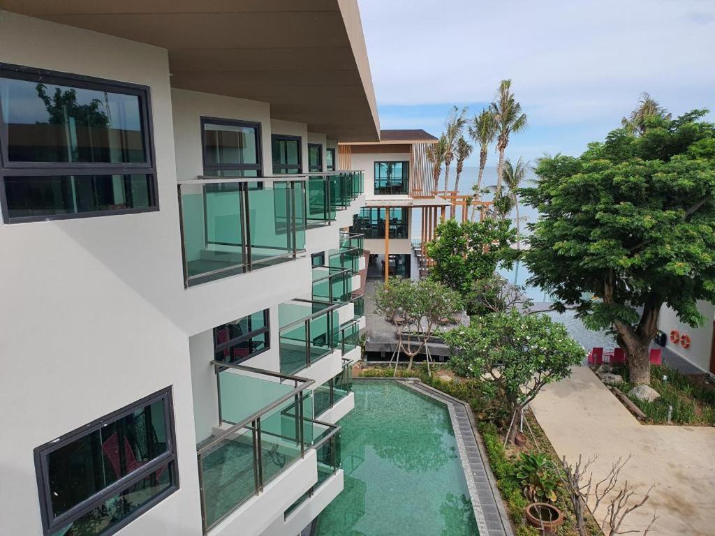 Eco Cozy Beachfront Resort Chaam Hua Hin Exterior photo