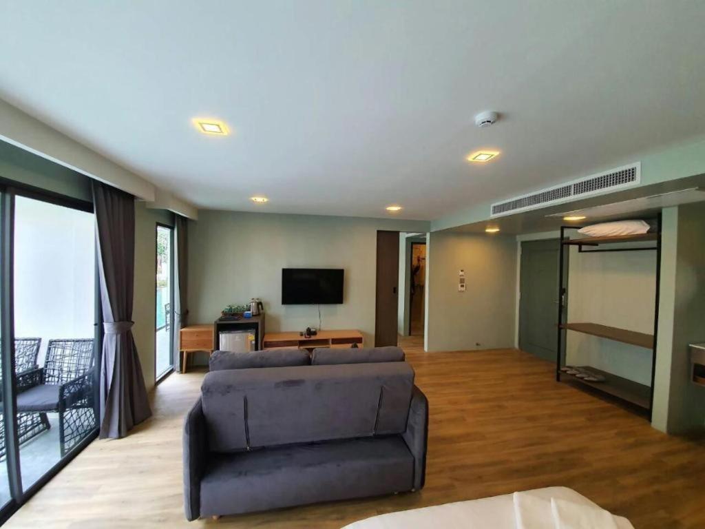 Eco Cozy Beachfront Resort Chaam Hua Hin Exterior photo